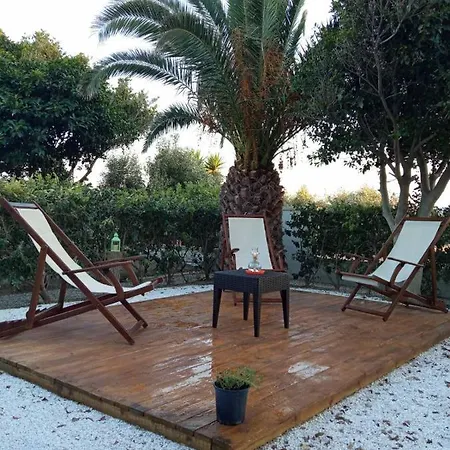 Relax Adamantas (Milos)